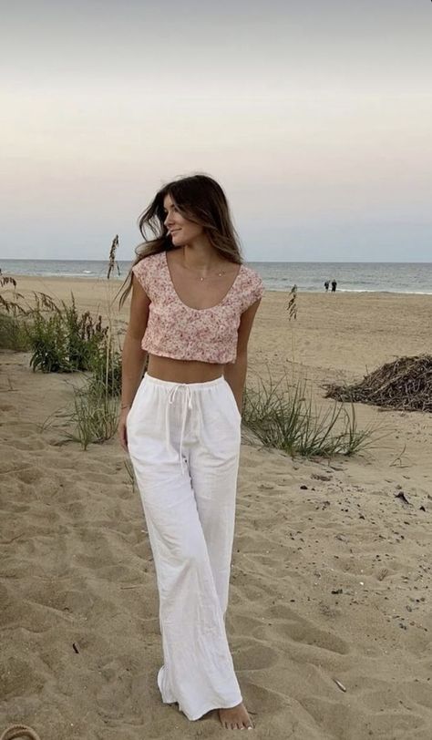 Cheap Beige Beach Pants, Europe Outfits Summer 2024, Flowu Beach Pants, White H&m Tops For The Beach, Linen Wide-leg Pants For The Beach, H&m White Beach Top, Grunge Dark Academia, Streetwear Grunge, Summer Beach Outfit