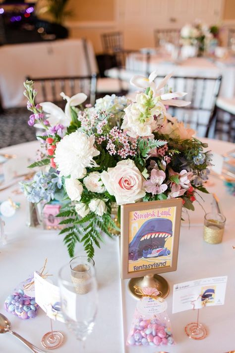 Look at this adorable table set-up from this Disney themed wedding! 🤩 Instead of table numbers each table was a different Disney movie!! 💗 Disney Themed Wedding, Disney Wedding Theme, Disney Baby Shower, Shower Centerpieces, Table Set Up, Baby Shower Centerpieces, Disney Movie, Disney Theme, Set Up