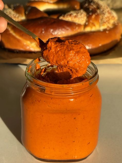 HOMEMADE TUNISIAN HARISSA | my grandma’s recipe! Easy And Healthy Recipes, Hummus Dip, Vegan Dip, Start Living, Vegan Snacks, Vegan Food, Spice Up, Vegan Gluten Free, Vegan Vegetarian