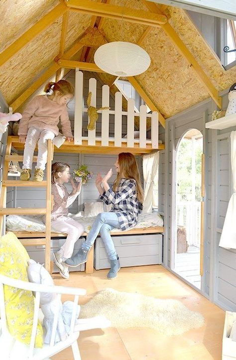 Kids Playhouse Interior, Playhouse Interior, Tree House Interior, Kids Clubhouse, Girls Playhouse, Tree House Diy, Diy Playhouse, Backyard Playhouse, Build A Playhouse