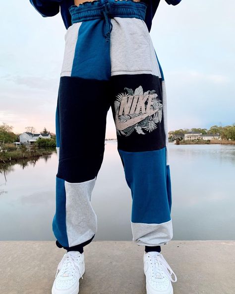 sustainable fashion ♲︎’s Instagram profile post: “blue nike tropics patchwork sweats 💙🌴 reworked by @susoriginals how could you not love this color combo?? this graphic is so cool and i…” Nike Patchwork Sweatpants, Baddie Pants, Sweatpants Diy, Reworked Sweatpants, Diy Sweatpants, Blue Sweatpants Outfit, Reworked Clothes Diy, Reworked Pants, Reworked Joggers