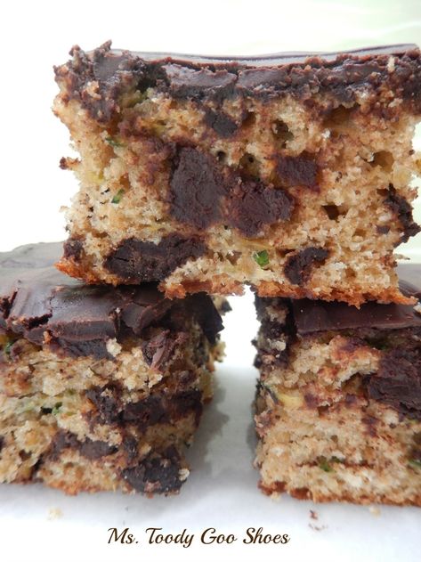 Kale Frittata, Snack Cake Recipe, Belly Diet, Flat Belly Diet, Zucchini Cake, Shredded Zucchini, Chocolate Zucchini, Melting Chocolate Chips, Vanilla Yogurt