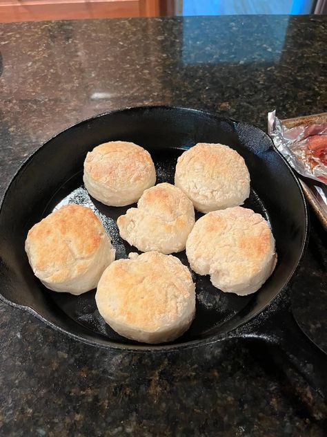 Two Ingredient Biscuits Two Ingredient Biscuits Greek Yogurt, Two Ingredient Biscuits, 2 Ingredient Biscuits, Weight Watchers Food Points, Best Biscuit Recipe, Healthy Biscuits, Flour Biscuits, Weight Watchers Recipes Desserts, Two Ingredient