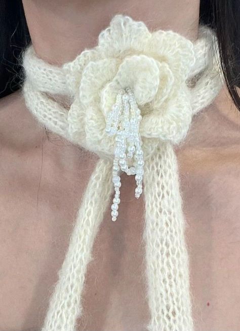 Flower Choker Necklace, Under Your Spell, Mode Crochet, Flower Choker, Aesthetic Inspiration, Crochet Diy, Knit Fashion, Crochet Accessories, Cute Crochet