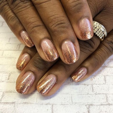 CND base polish and loose glitter ombre. Pretty! Glitter Gold Nail Designs, Gold Round Nails, Gold Ombre Nails Glitter, Nails Design For Black Women, Rose Gold Sparkle Nails, Rose Gold Nail Design, Glitter French Tip Nails, Gold Sparkle Nails, Glitter French Tip