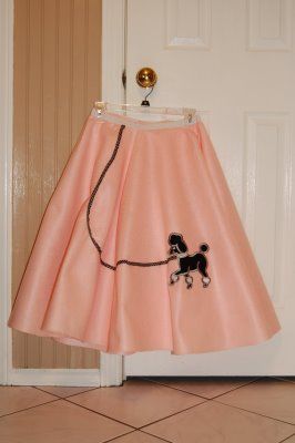 Poodle Skirt Pattern, Poodle Skirt Costume, Poodle Skirts, 50s Skirt, Sock Hop, 1950s Outfits, Poodle Skirt, Skirt Tutorial, Dress Up Day