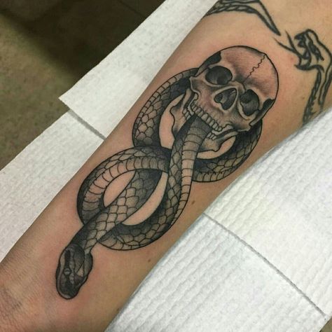 Harry Potter Snake Tattoo, Voldemort Tattoo, Harry Potter Snake, Flashes Tattoo, Tiny Harry Potter Tattoos, Man Tattoos, Harry Potter Tattoo Sleeve, Dark Mark Tattoos, Hogwarts Tattoo