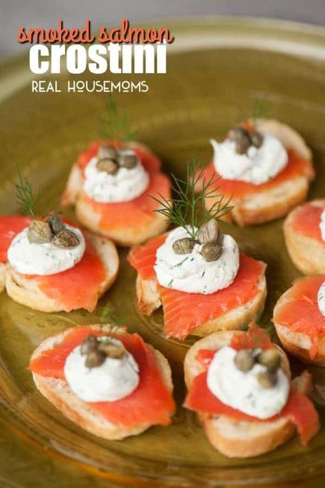 Smoked Salmon Appetizers, Smoked Salmon Crostini, Salmon Crostini, Cheap Appetizers, Smoked Salmon Appetizer, Salmon Appetizer, Crostini Appetizers, Christmas Appetizer, Appetizers Christmas