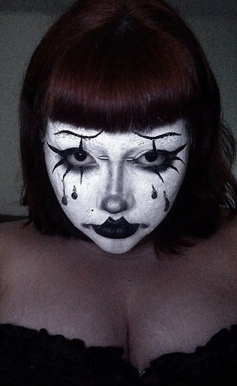 Goth Make Up Look, Vampire Clown Makeup, Clown Makeup Black And Red, Goth Clowncore Makeup, Art The Clown Makeup, Corps Makeup, Clown Makeup Black And White, Emo Clown Makeup, Alt Clown Makeup