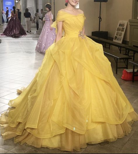 Yellow Princess Gown, Ball Gowns For Teens, Yellow Princess Dress, Yellow Ballgown, Yellow Wedding Dress, Gown Designs, Victorian Dresses, Royal Aesthetic, Princess Gown