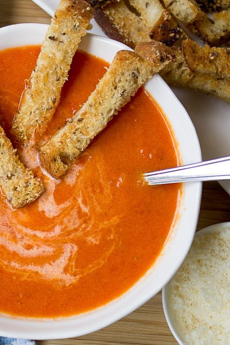 Remember Campbell's tomato soup with saltine crackers? Well, we promise this homemade creamy tomato soup with Parmesan croutons is a way better version. Classic comfort food. Tomato Soup With Canned Tomatoes, Parmesan Croutons, Campbell's Tomato Soup, Creamy Tomato Soup Recipe, Cheese Croutons, Soups Recipes, Tomato Soup Easy, Butternut Soup, Homemade Soups