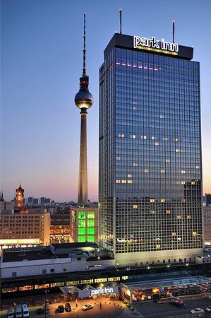 Hotel Park Inn by Radisson Berlin Alexanderplatz, Berlin:  6.324 Bewertungen, 2.783 authentische Reisefotos und günstige Angebote für Hotel Park Inn by Radisson Berlin Alexanderplatz. Bei TripAdvisor auf Platz 193 von 662 Hotels in Berlin mit 4/5 von Reisenden bewertet. Pictures Of Germany, Berlin Photography, Berlin Hotel, European City Breaks, Berlin Travel, Inn Hotel, Berlin City, Berlin Wall, City Break