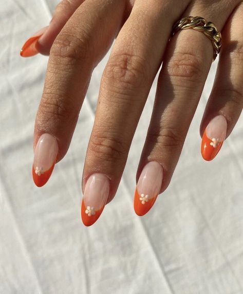 CHIC NAIL TRENDS | CUTE SUMMER NAILS Kutek Disney, Unghie Sfumate, Her Nails, Oval Nails, Spring Nail, Orange Nails, Manicure Y Pedicure, Minimalist Nails, Dream Nails