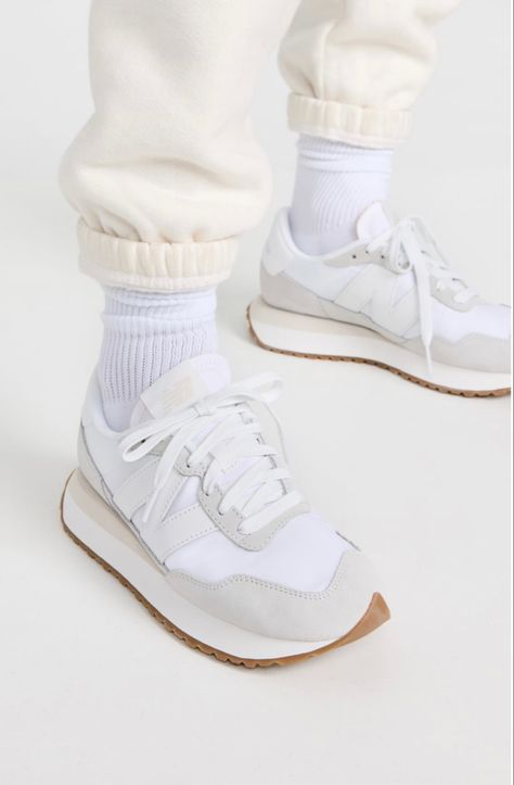 Neutral sneaker aesthetic New Balance Women Shoes, Sneaker Aesthetic, New Balance 237, Womens New Balance, Off Duty Outfits, Balance Sneakers, New Balance 574, New Balance Sneakers, New Balance Women