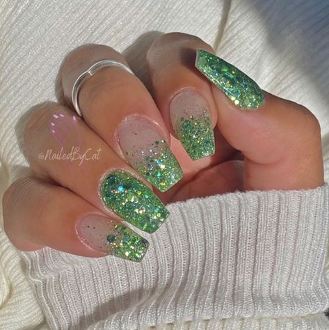 St Patrick Day Nails Acrylic, Saint Patrick Nail, Revel Nail Dip Powder, Revel Nail Dip, Revel Nail, St Patricks Day Nails, Nail Dip Powder, Ombre Nails Glitter, Green Nail Designs