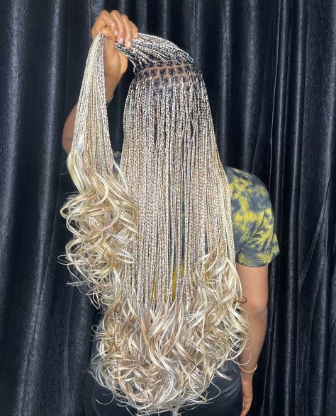 Blonde Box Braids Hairstyles, French Curl Braids Hairstyles, Blonde Knotless Box Braids, Box Braids Hairstyle, Blonde Knotless, Hairstyles For Thinning Hair, French Curl Braids, French Curls, Unnatural Hair Color