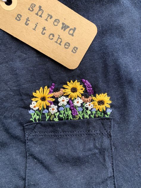 Pocket Flower Embroidery, Flower Pocket Embroidery, Clothes Embroidery Diy, Ribbon Embroidery Tutorial, Diy Embroidery Designs, Hand Embroidery Patterns Flowers, Hand Embroidery Projects, Hand Embroidery Flowers, Pola Sulam