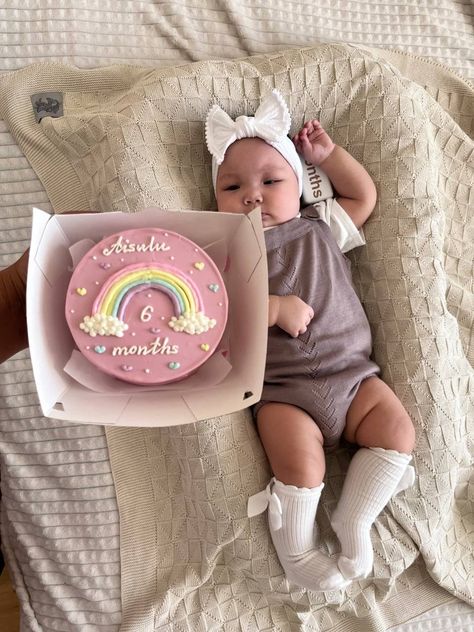 2 Month Birthday Cake, 6 Months Bento Cake, Monthly Cakes For Baby Girl, One Month Cake Baby Girl, Bento Cake For Baby Girl, 6 Months Birthday Cake For Girl, 6 Month Cake Ideas, One Month Birthday Cake, 1 Month Old Cake