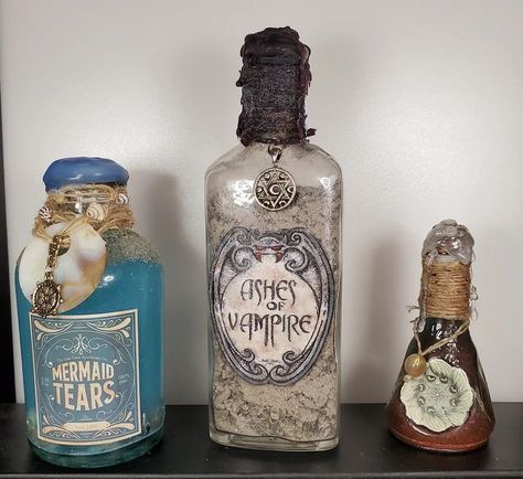 Halloween Apothecary Decor, Mermaid Tears Potion Bottle, Potion Bottles Halloween, Potion Ideas, Potion Making, Apothecary Decor, Halloween Potion Bottles, Halloween Apothecary, Witch Potion