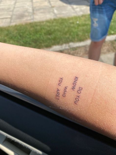 One Direction Tattoos Ideas, One Direction Tattoos, Wörter Tattoos, Lover Tattoo, Harry Tattoos, Harry Styles Tattoos, Tattoos Geometric, Dainty Tattoos, Dream Tattoos