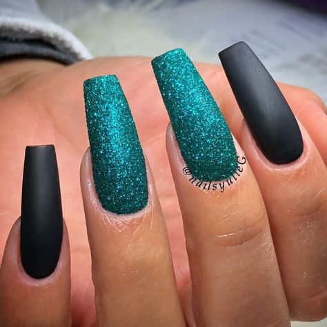 Matte Black And Turquoise Nails, Matt Glitter Nails, Matte Black And Teal Nails, Black And Teal Ombre Nails, Black Turquoise Nails, Turquoise Black Nails, Teal Black Nails, Teal Matte Nails, Black Matte Nails With Glitter