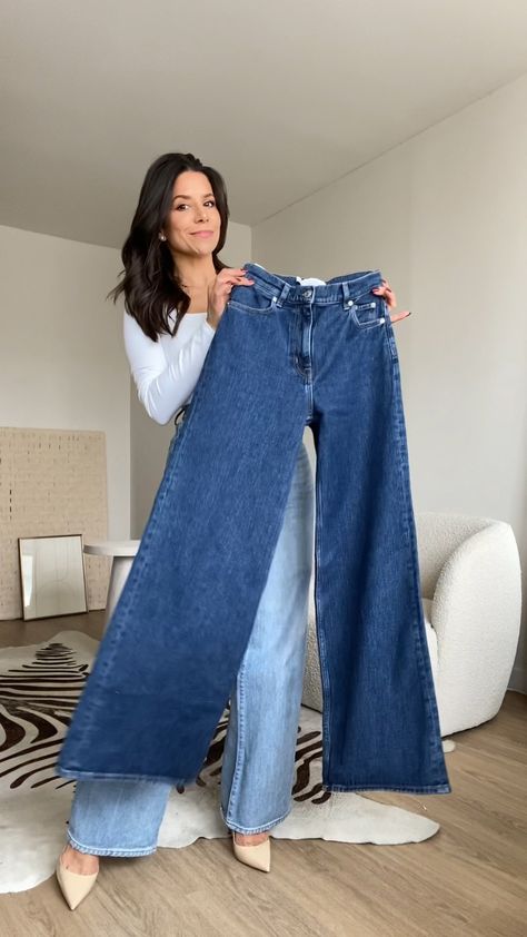 Super Wide Leg Jeans Outfit, Wide Jeans Outfit High Waist, High Waisted Wide Leg Jeans Outfit, Plazo Outfits, Wide Jeans Outfit, Super Wide Leg Jeans, Blue Denim Jeans Outfit, How To Style Wide Leg Jeans, Wide Leg Outfit