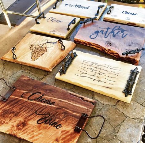 Diy Wood Burning, Charcuterie Board Diy, Woodburning Projects, Wood Serving Board, Wood Burning Crafts, Diy Wooden Projects, Wood Shop Projects, Cheese Boards, Creation Deco