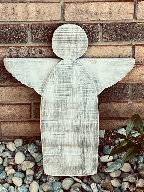 Wood Angels, Wood Angel, Pumpkin Photos, Pallet Christmas, Handmade Angels, Christmas Wood Crafts, Wood Pallet Projects, Christmas Angel, Fireplace Mantel