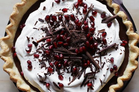 pomegranate chocolate cream pie Pomegranate Chocolate, Sweet Pies, Chocolate Cream Pie, Pomegranate Molasses, Salted Chocolate, Strawberry Pie, Pie Dough, Chocolate Shavings, Chocolate Cream