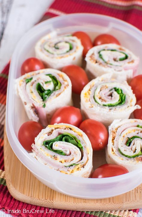 Meat and cheese is layered with a cheese spread and veggies for a fun pinwheel snack. Boat Snacks, Poolside Food, Pool Snacks, Poolside Snacks, Beach Snacks, Turkey Club, Beach Meals, Summer Corn, Boat Food