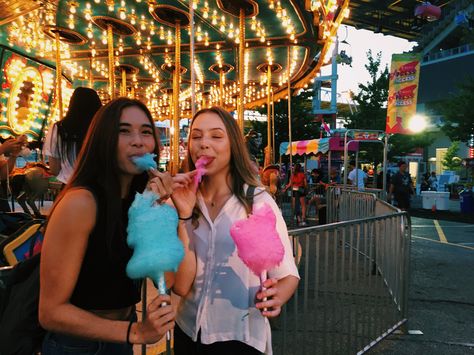 Carnival, friends, cotton candy, bff, fair Carnival Pics With Friends, Carnival Pictures Friends, Carnival With Friends, Fair Photo Ideas, State Fair Pictures, Fair With Friends, Carnival Pics, Carnival Pictures, Eating Cotton Candy