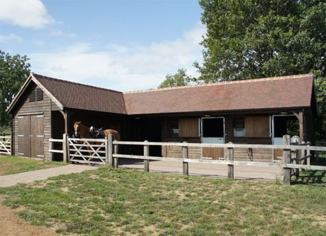 l-shape-block-clay-tiles Small Horse Barns, Feed Room, Stable Yard, Equestrian Stables, Stable Block, Diy Horse Barn, Horse Barn Ideas Stables, Small Barns, Stable Ideas