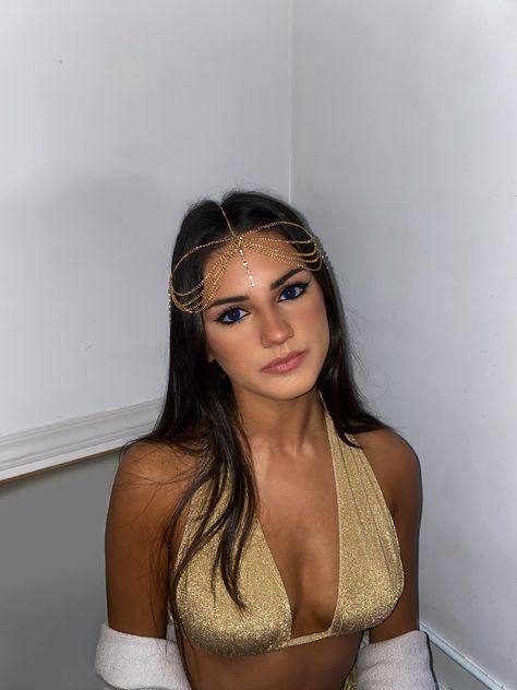 Greek Goddess Makeup Look, Egyptian Goddess Makeup, Greek Goddess Makeup, Goddess Makeup Look, Egyptian Halloween Costume, Greek Goddess Costume Halloween, Egyptian Outfit, Cleopatra Makeup, Goddess Halloween Costume