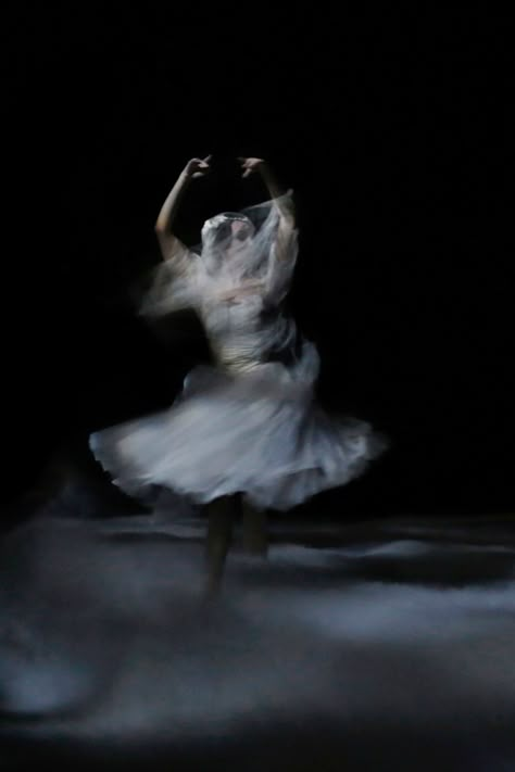 Paris Opera Ballet dancer as of the Wilis in Giselle Photo © Svetlana Loboff ليلي كولينز, Paris Opera Ballet, Ballet Aesthetic, Ballet Beauty, Opera Ballet, Ballet Inspiration, Ballet Art, Dancing In The Dark, Dancing Aesthetic