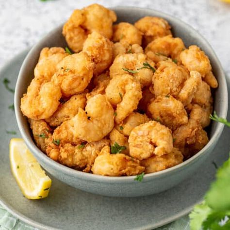 Popcorn Shrimp Recipe - Belly Full Popcorn Prawns, Shrimp Popcorn, Popeyes Food, Popcorn Shrimp Recipe, Restaurant Appetizers, Popcorn Shrimp, Food Fair, Deep Fried Food, Shrimp Dishes