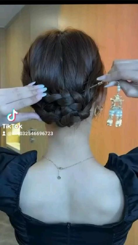 Braided Ideas, Easy Hair Updos, Hair Tips Video, Hair Done, Peinados Fáciles Para Cabello Corto, Hair Tutorials Easy, Hair Tutorials For Medium Hair, Hair Stylies, Hair Up Styles