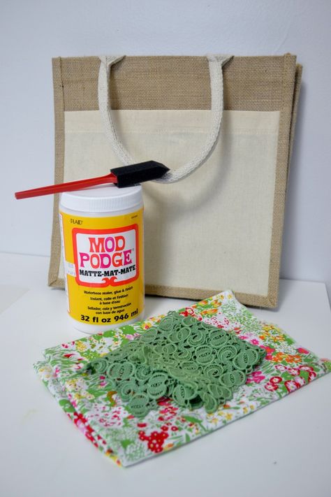 mod podge tote Modge Podge Fabric, How To Mod Podge, Plain Canvas Tote Bag, Hobby Lobby Fabric, Decoupage On Canvas, Diy Tote Bag Design, Mod Podge Fabric, Mod Podge Matte, Diy Mod Podge