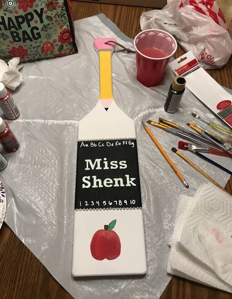 Sorority Graduation Paddle, Graduation Paddle Sorority, Senior Week Ideas, Sorority Paintings, Paddle Sorority, School Apartment, Sorority Graduation, Graduation Teacher, Pencil Apple