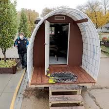 Temporary Shelter, Tiny House Village, Run In Shed, Micro House, Homeless Shelter, Homeless People, Helping The Homeless, Tiny House Plans, Beautiful Bedding