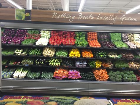 Grocery Design, Store Produce, Fruit And Veg Shop, Produce Displays, Vegetable Shop, Grocery Store Design, Shop Displays, Retail Displays, Fruit Shop