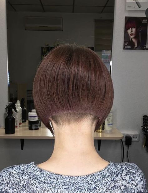 Fem Haircuts, 90s Pixie Cut, Haircut Summer, 90s Pixie, Short Stacked Bob Hairstyles, Short Stacked Bob, Hairstyle For Black Women, Short Stacked Bobs, Long Hair Cut Short