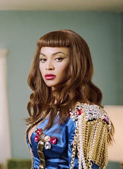 Beyonce with her 'Telephone' video Bettie Page look #beyonce #hair Retro Updo, Beyonce Hair, Blue Ivy Carter, Baby Bangs, Beyonce And Jay Z, Beyonce Queen, Pin Up Hair, Beyonce And Jay, Hair Affair