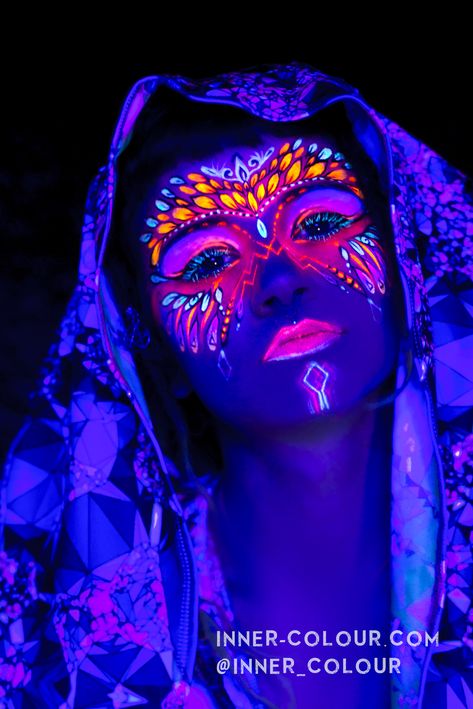 Uv Body Art, Neon Face Paint Ideas, Uv Body Painting, Blacklight Makeup, Glow Face Paint, Black Light Makeup, Uv Face Paint, Neon Face Paint, Uv Makeup