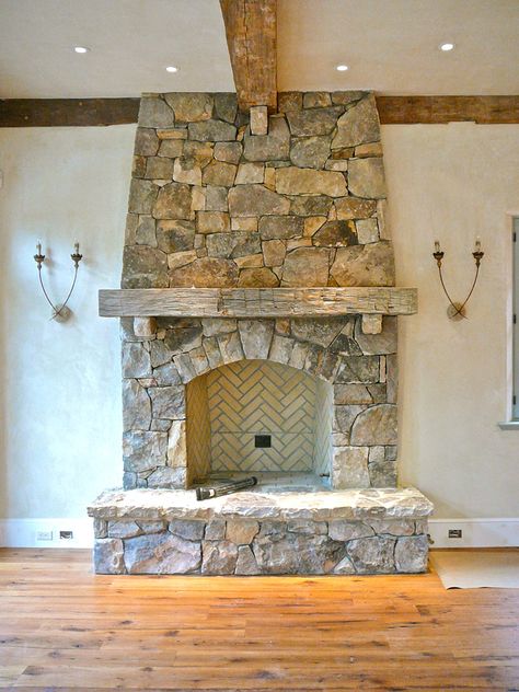 Timber Fireplace, Rustic Fireplace Decor, Mantel Beam, Design Camino, Rock Fireplace, Cabin Fireplace, Masonry Fireplace, Room Fireplace, Flooring Design