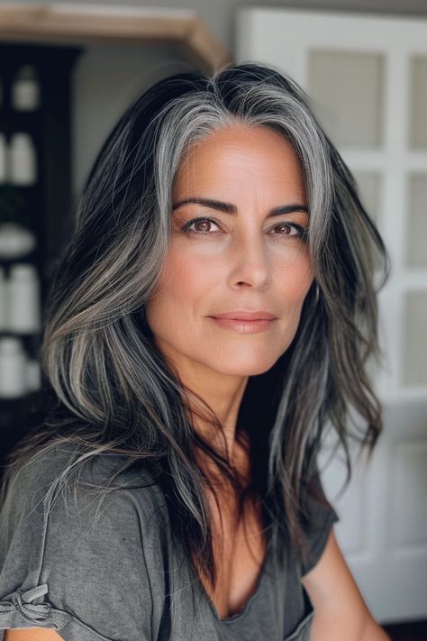 Stunning Salt and Pepper Hair Inspo for Women of All Ages - Flo's Blog Grey Hair Transformation, Salt And Pepper Hair, Grey Hair Inspiration, Beautiful Gray Hair, Natural Gray Hair, Blending Gray Hair, Gray Hair Highlights, Long Gray Hair, Grey Hair Color