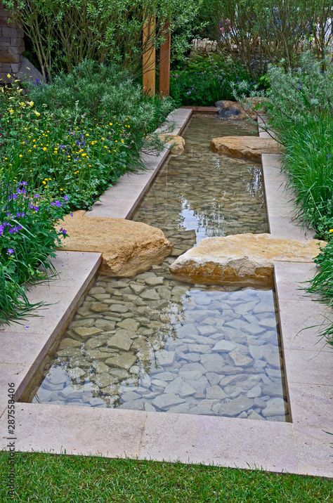 Water Rill, Japanese Water Garden, Rockery Garden, Fountain Ideas, Small Garden Landscape, Garden Water Feature, Play Garden, House Backyard, Backyard Water Feature