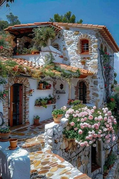 Dream Life House, Spanish Style Homes, Dream Cottage, Cute House, Mediterranean Homes, Dream House Interior, Dream House Exterior, Alam Yang Indah, Spanish Style