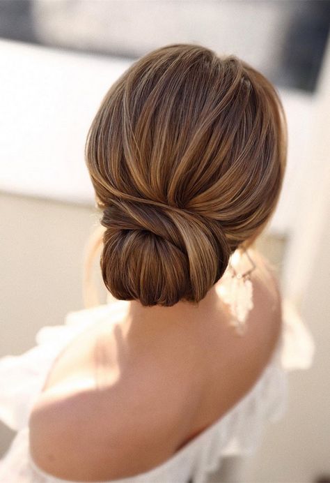 elegant updo wedding hairstyles for 2020 brides 15 Wedding Hairstyles For Medium Hair, Wedding Hair Up, Romantic Wedding Hair, Wedding Hairstyles Bride, Bridal Hair Updo, Elegant Wedding Hair, Peinados Recogidos, Wedding Guest Hairstyles, Best Wedding Hairstyles