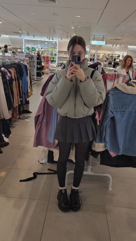 Pinstriped Skirt Outfit, Puffer Jacket And Skirt Outfit, Puffer Jacket With Skirt, Skirt And Puffer Jacket, Pinstripe Skirt Outfit, Outfit Inspirations Grunge, Puffer Jacket Outfit Aesthetic, Rockstar Gf Aesthetic, Puffer Skirt