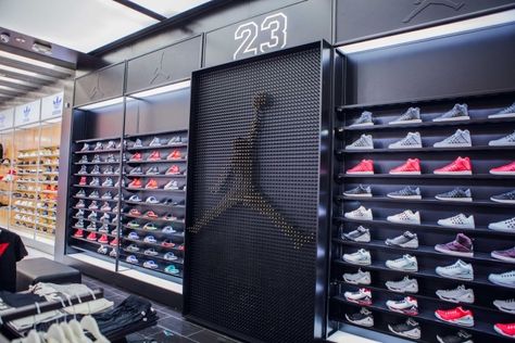 » Shoe Palace Store by Double Europe at Eastridge Centre, San Jose – California Shop Interior Design Retail, Retail Shop Interior Design, Interior Design Retail, Nike Retail, Shoe Store Design, Retail Space Design, Shoe Wall, Shoe Palace, Store Interiors